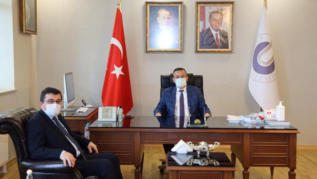  İlçe Milli Eğitim Müdürümüz Onur Bekyürek, Ordu Üniversitesi Rektörü Prof.Dr.Ali Akdoğan'ı Makamında Ziyaret Etti