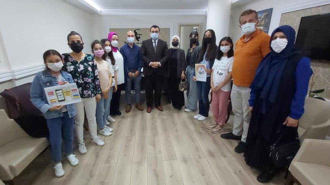 Ordu Ana Haber: Durugöl Ortaokulu e-Twinning Proje Ekibi Müdür Bekyürek'i Ziyaret Etti