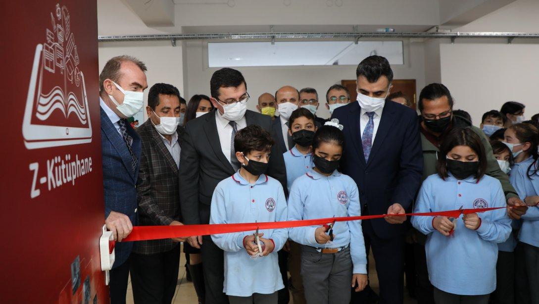 Kütüphanesiz Okul Kalmayacak Projesi Kapsamında Altınordu Şehit Cüneyt Akkuş Ortaokulunda Z-Kütüphanenin Açılışı Gerçekleştirildi