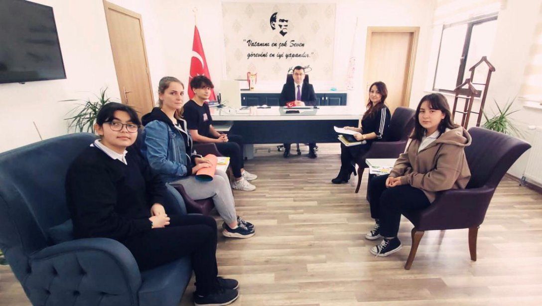 Cumhuriyet Anadolu Lisesi eTwinning Proje Ekibinden Müdürümüze Ziyaret