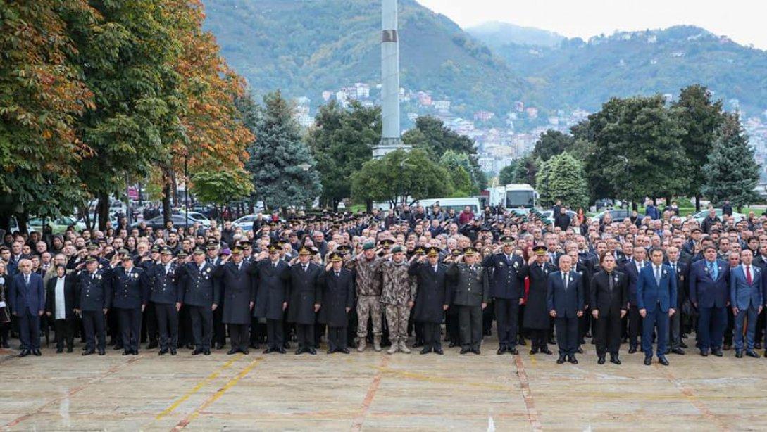 Atatürk'ün Ebediyete İrtihalinin 84. Yılı Münasebetiyle Atatürk Anıtı'nda Çelenk Sunma Töreni Gerçekleştirildi