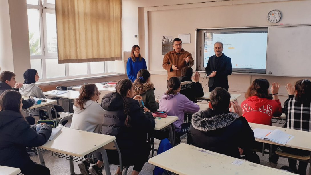 İlçe Milli Eğitim Müdürümüz Onur Bekyürek, Cumhuriyet Anadolu Lisesini Ziyaret Etti