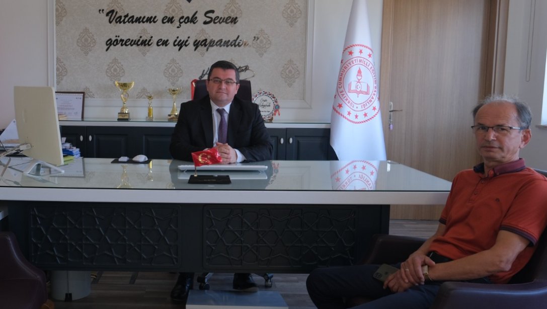 İlçe Millî Eğitim Müdürümüze Muhtarlar Konfederasyonu Başkan Yardımcısı Olgun Öztürk'ten Ziyaret