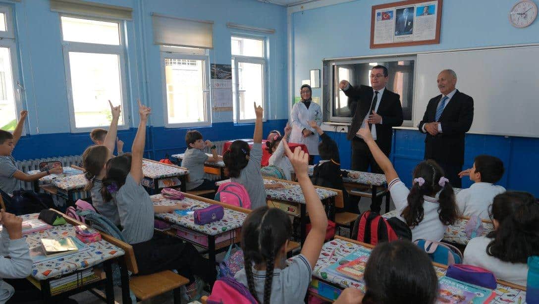 Müdürümüz Akyazı Çamsan İlkokulunda Bayrak Törenine Katıldı