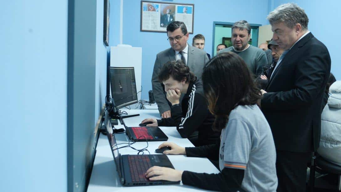Penpe-İzzet Şahin Güzel Sanatlar Lisesinde Dijital Atölyenin Açılışı Gerçekleştirildi
