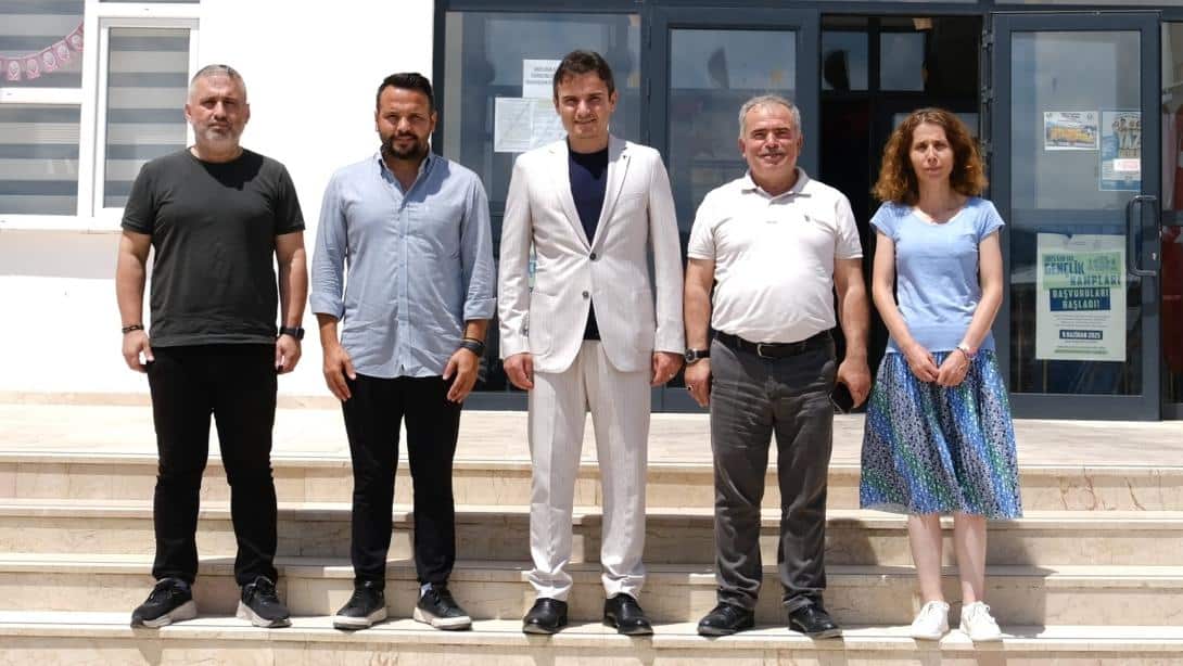 Müdürümüz, Şehit Okan Melikoğlu İlkokulunu Ziyaret Etti