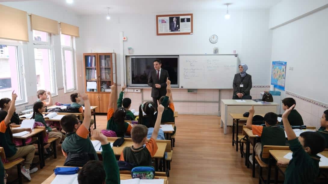 Müdürümüz, Öğrenci ve Öğretmenlerimizle Bir Araya Geldi